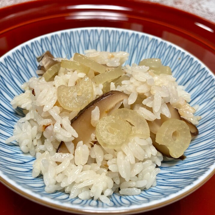 下茹でしたふきと干し椎茸の戻しで☆炊き込みご飯